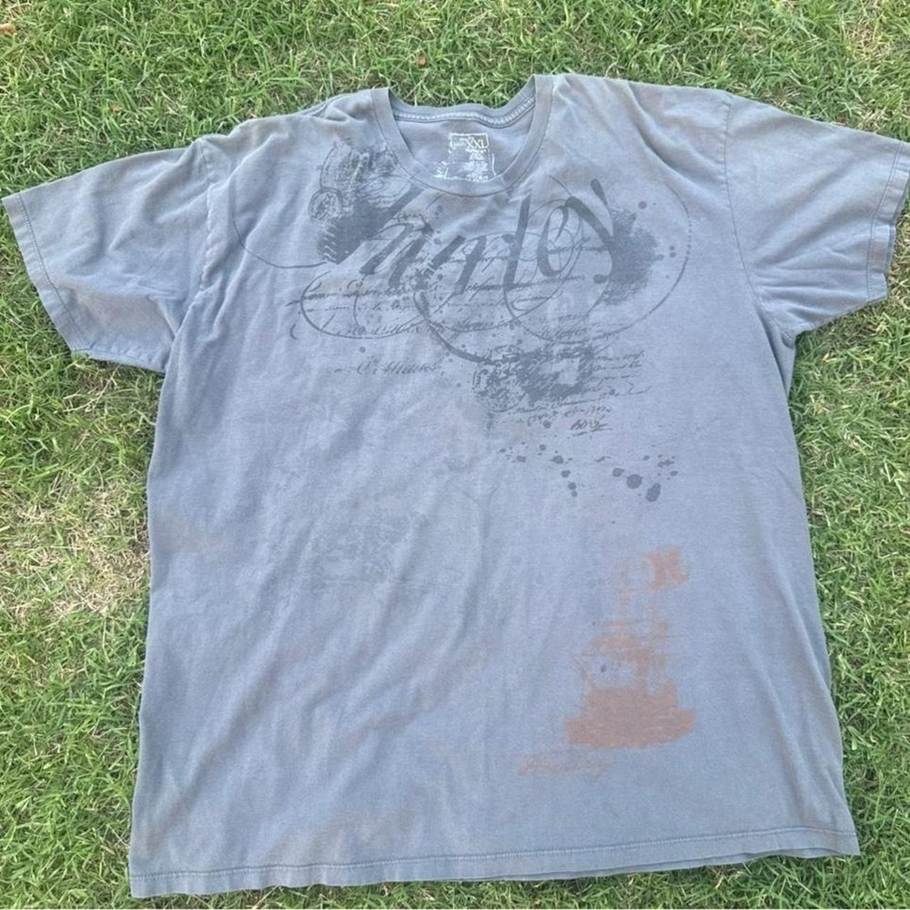 Y2K Hurley Cotton T-Shirt with Gray Graphic Featuring Retro Pirate Ship Graphic